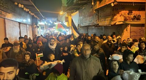 مسيرة حاشدة تساند أهل غزة في مخيم إربد